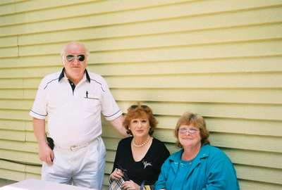 Miriam's Uncle Bob and Aunt Sheila with Mom, Shelley