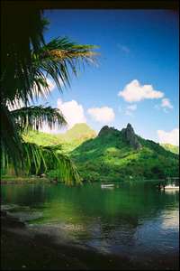 Another photo of the mountains of Bora Bora