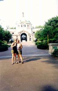 Tara n Heather Bronx Zoo 2001